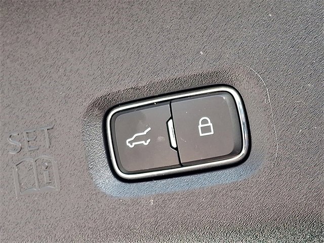 Used 2025 Ford Expedition Active image 30