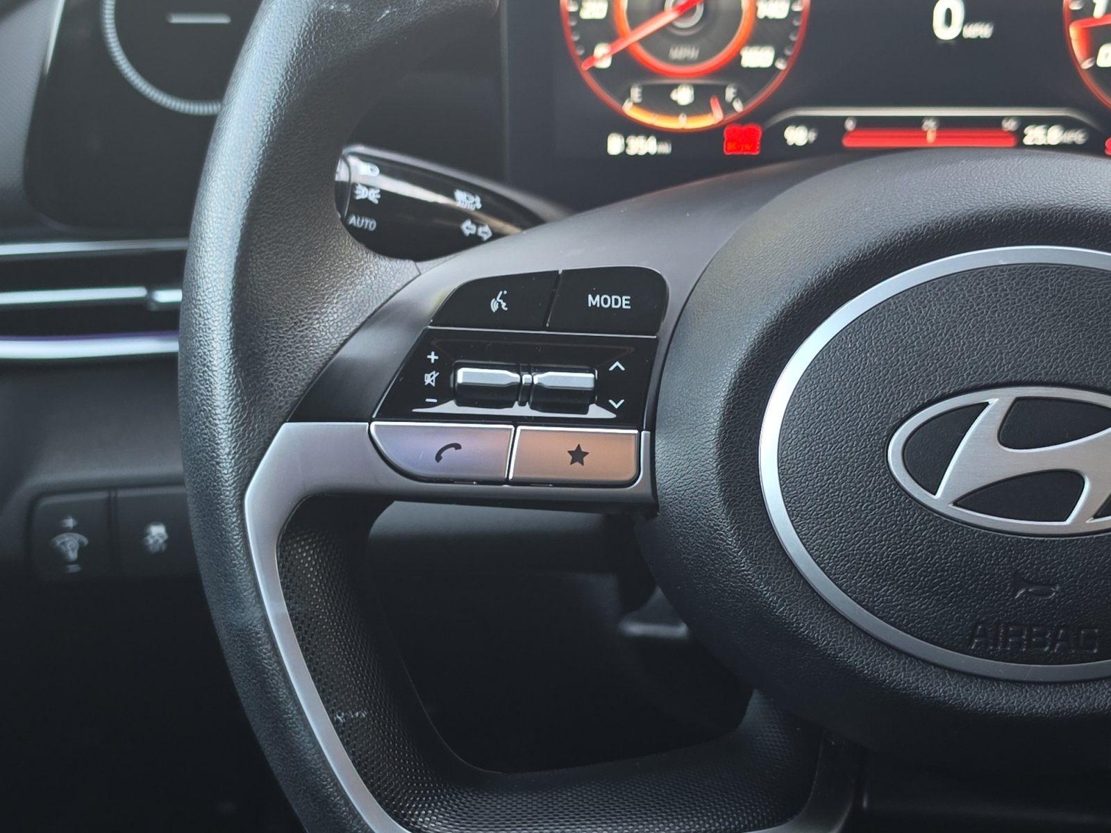Used 2024 Hyundai Elantra SEL FWD image 15