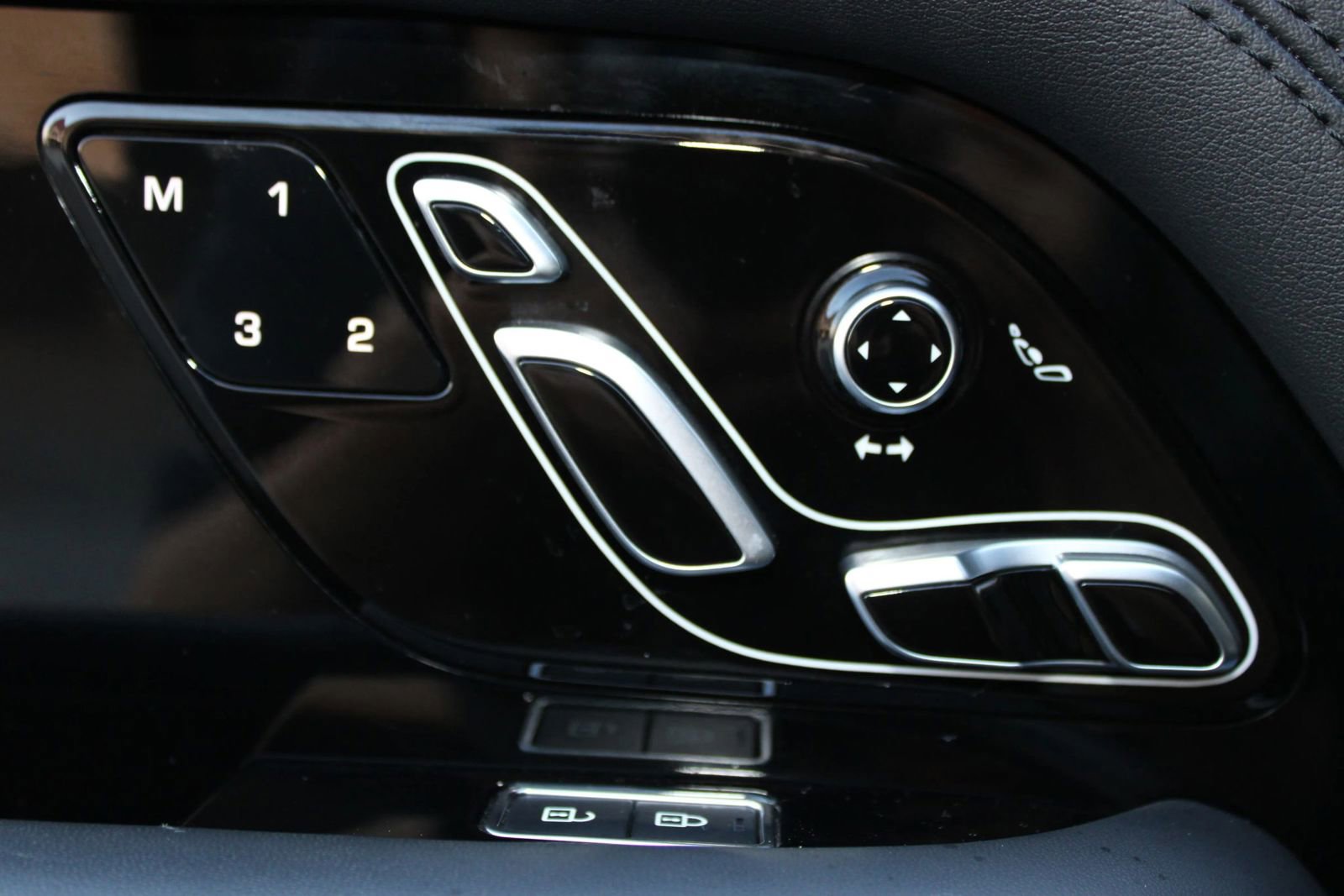 Used 2021 Land Rover Range Rover P525 Westminster Edition LWB image 46