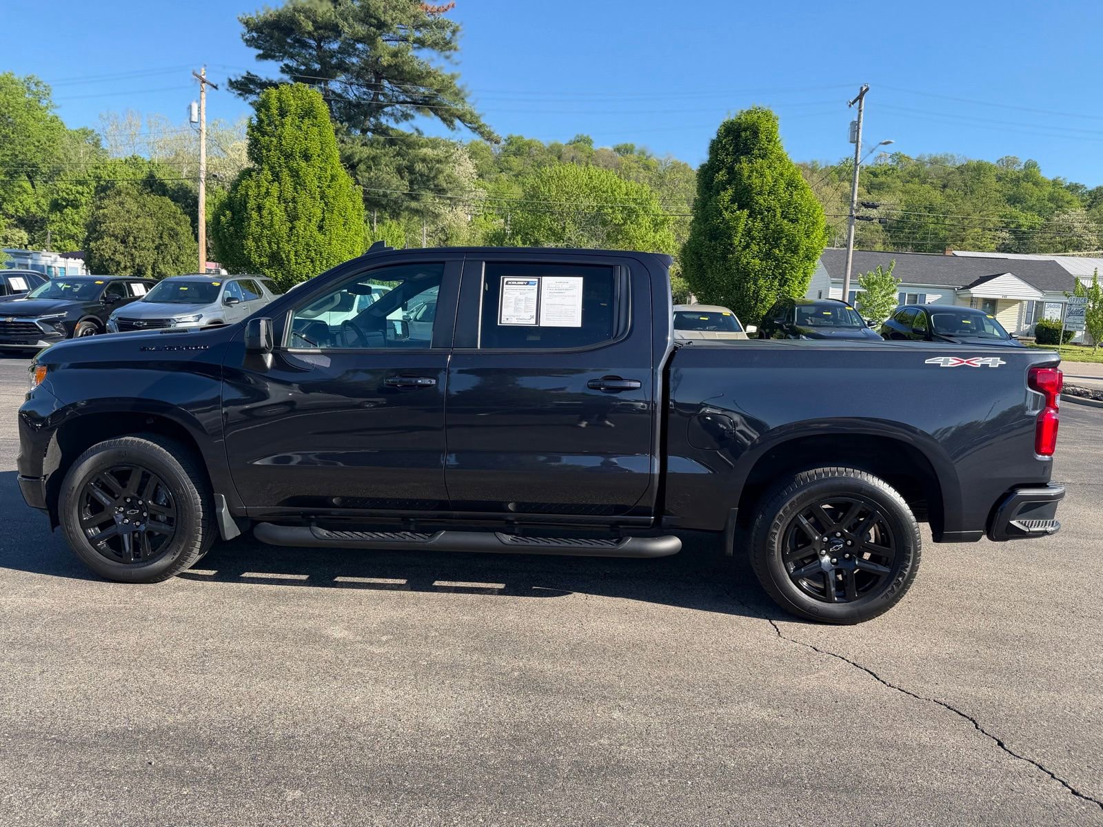 Used 2023 Chevrolet Silverado 1500 RST w/ Convenience Package II AWD/4WD image 2