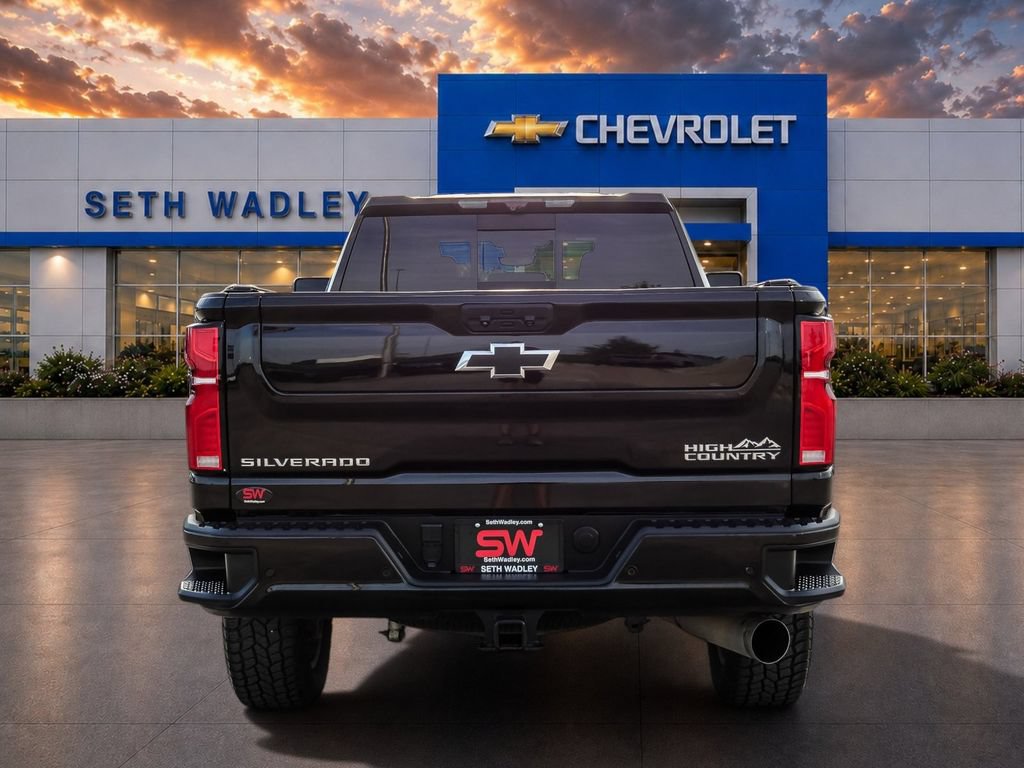 Used 2024 Chevrolet Silverado 2500 High Country w/ High Country Premium Package AWD/4WD image 6