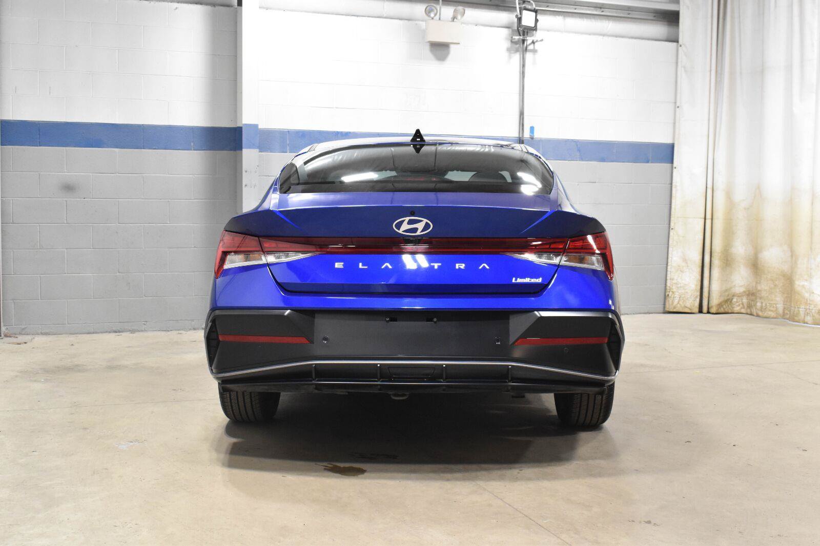 Used 2024 Hyundai Elantra Limited FWD image 23