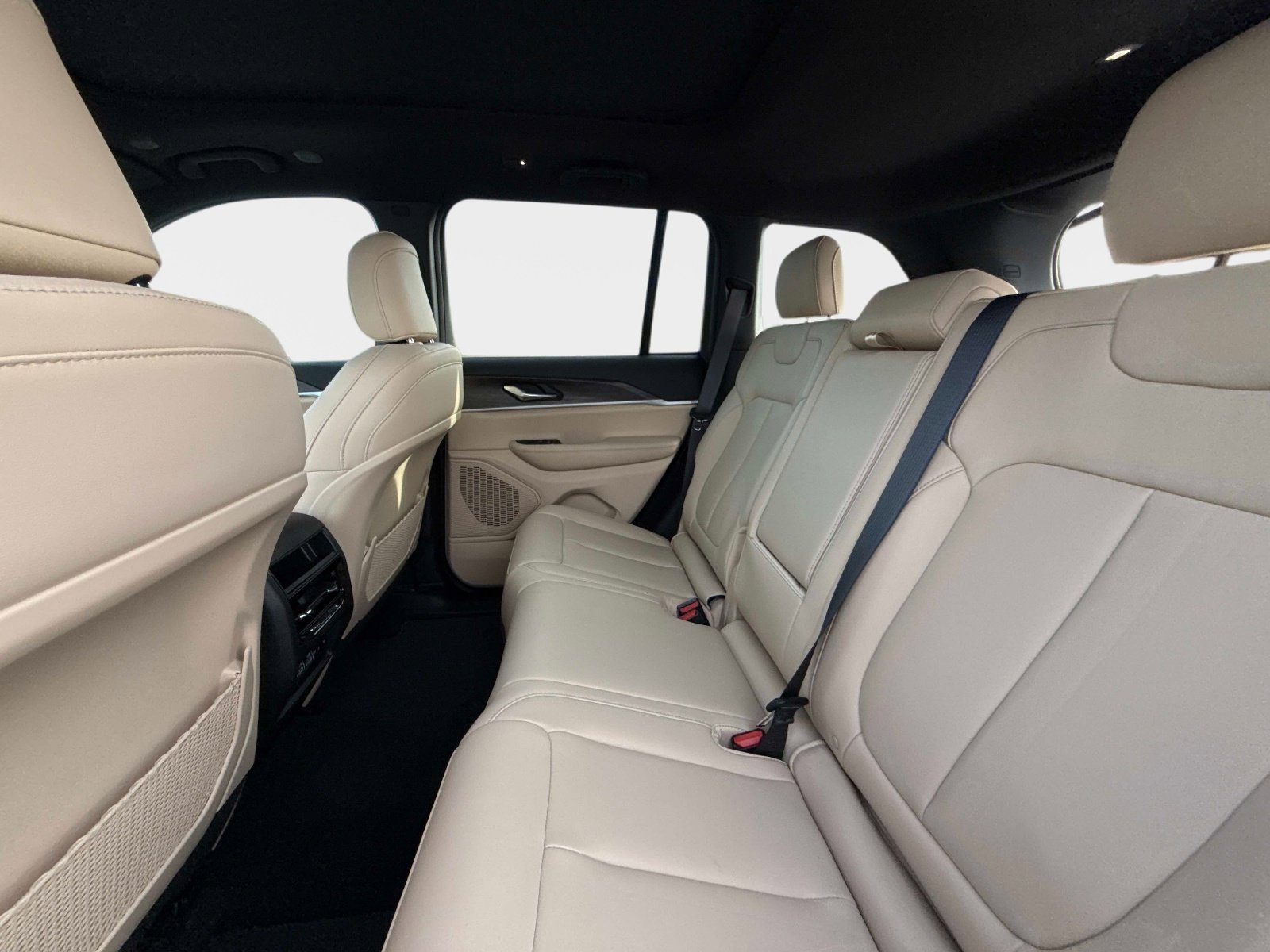 New 2025 Jeep Grand Cherokee Limited AWD/4WD image 15