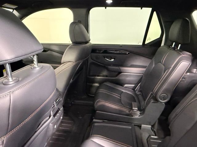 Used 2025 Honda Pilot TrailSport image 34