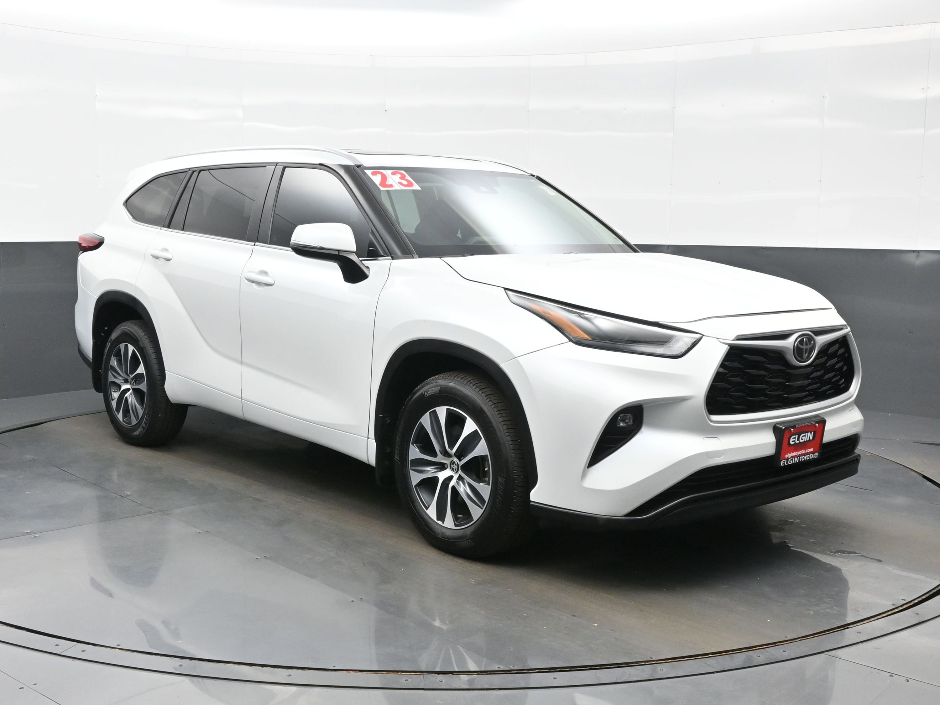 Used 2023 Toyota Highlander XLE AWD/4WD image 8