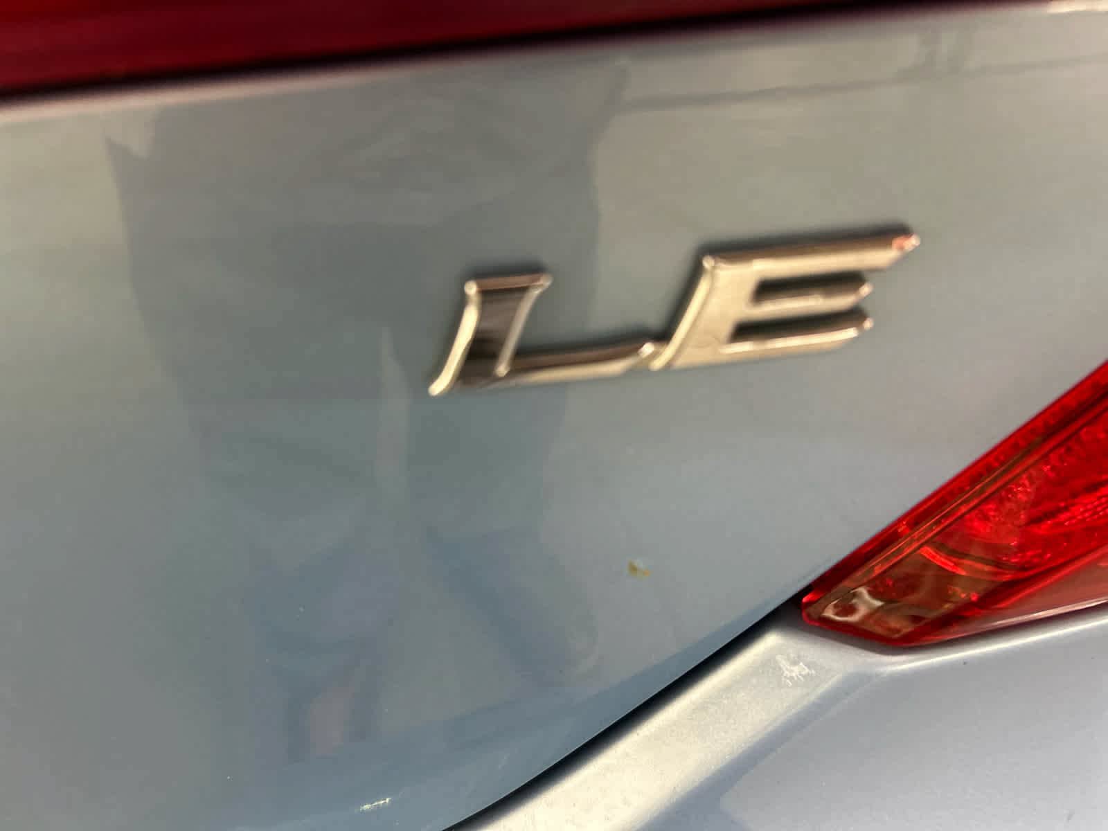 Used 2012 Toyota Camry LE FWD image 7