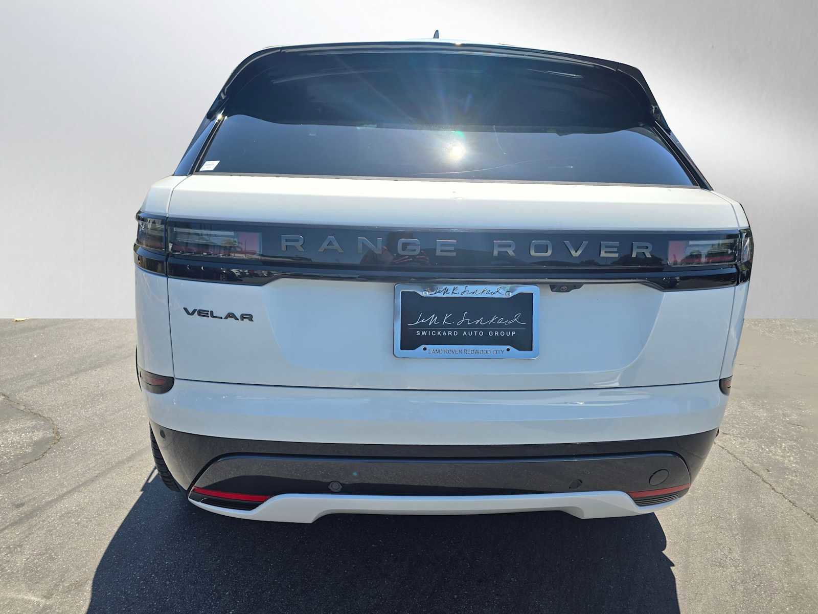 Certified 2026 Land Rover Range Rover Velar Dynamic SE image 4