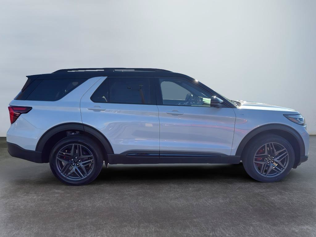 New 2026 Ford Explorer ST-Line w/ ST-Line Street Pack AWD/4WD image 6