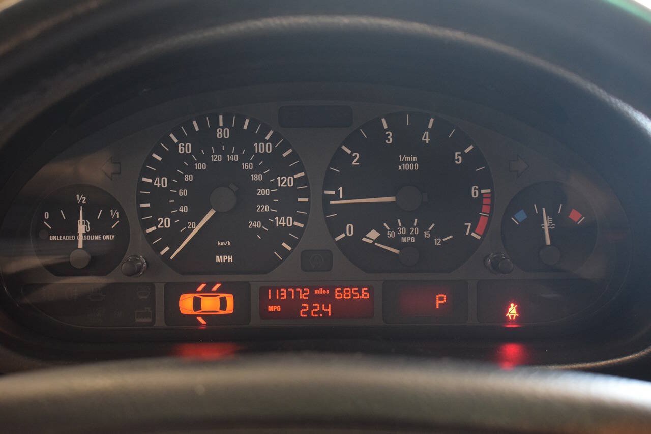 Used 2000 BMW 323i Sedan RWD image 32