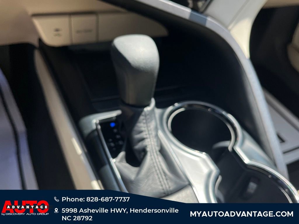 Used 2019 Toyota Camry LE FWD image 12