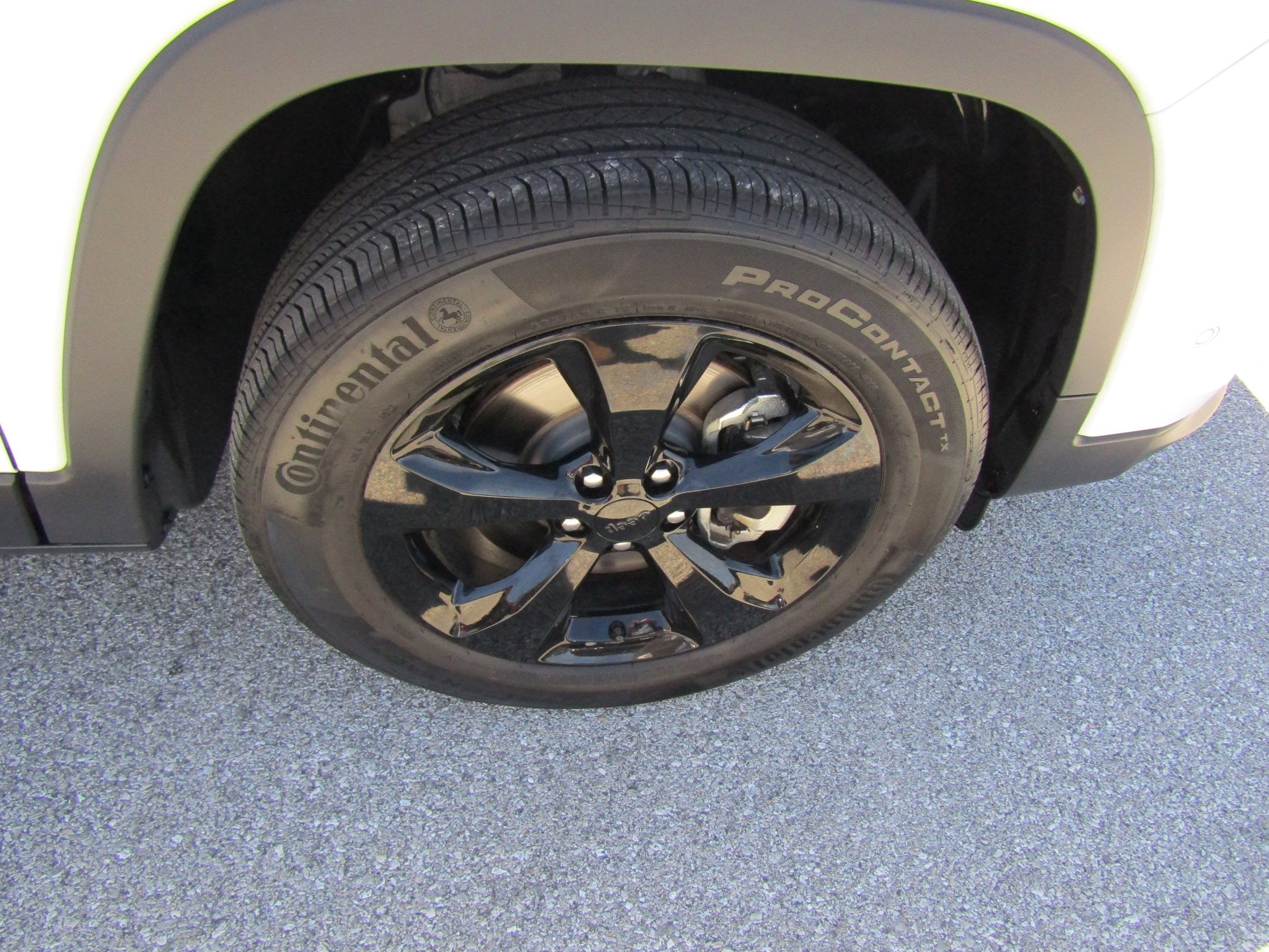 Used 2023 Jeep Cherokee Altitude Lux AWD/4WD image 12