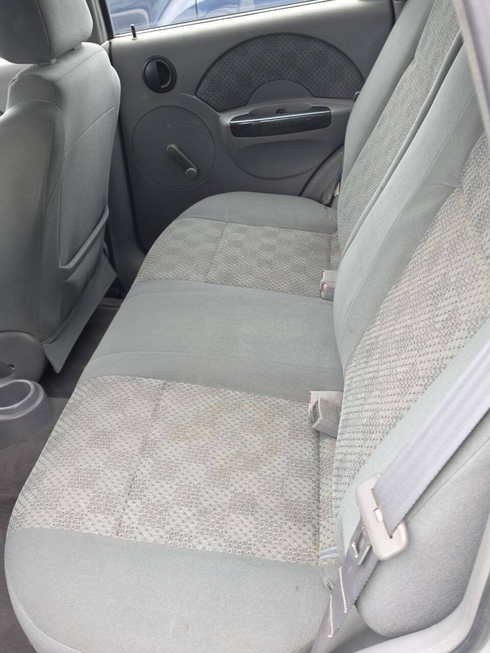 Used 2004 Chevrolet Aveo Hatchback FWD image 13