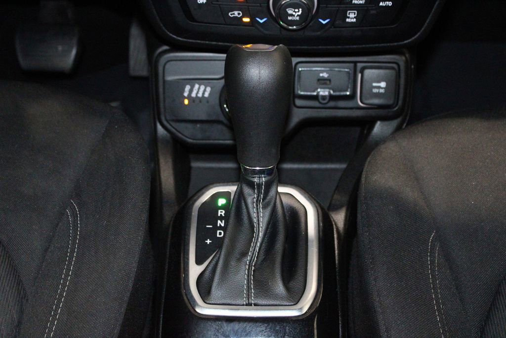 Used 2021 Jeep Renegade Latitude image 38