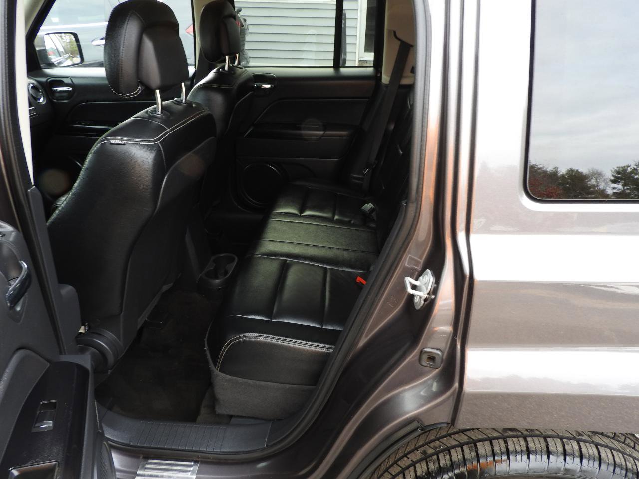 Used 2015 Jeep Patriot Sport w/ Power Value Group AWD/4WD image 7