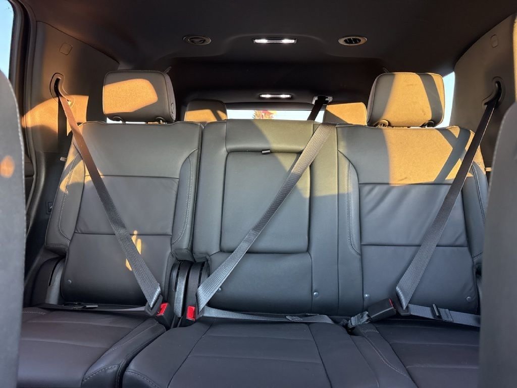 Used 2024 Chevrolet Tahoe Z71 w/ Luxury Package AWD/4WD image 29