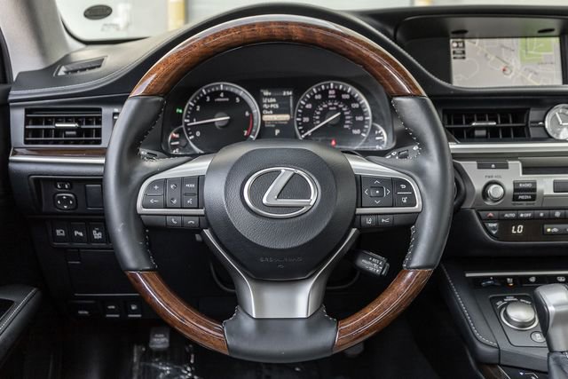 Used 2017 Lexus ES 350 w/ Luxury Package image 8