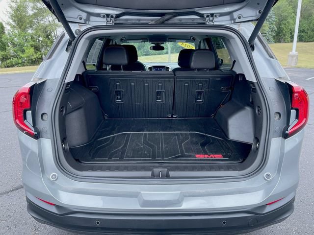 Used 2024 GMC Terrain SLE w/ Driver Convenience Package FWD image 25