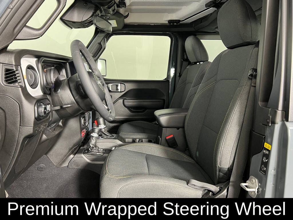 Used 2025 Jeep Wrangler Sport image 7