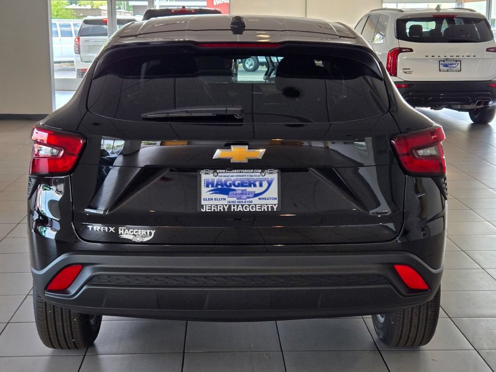 New 2026 Chevrolet Trax LS w/ LS Convenience Package FWD image 10