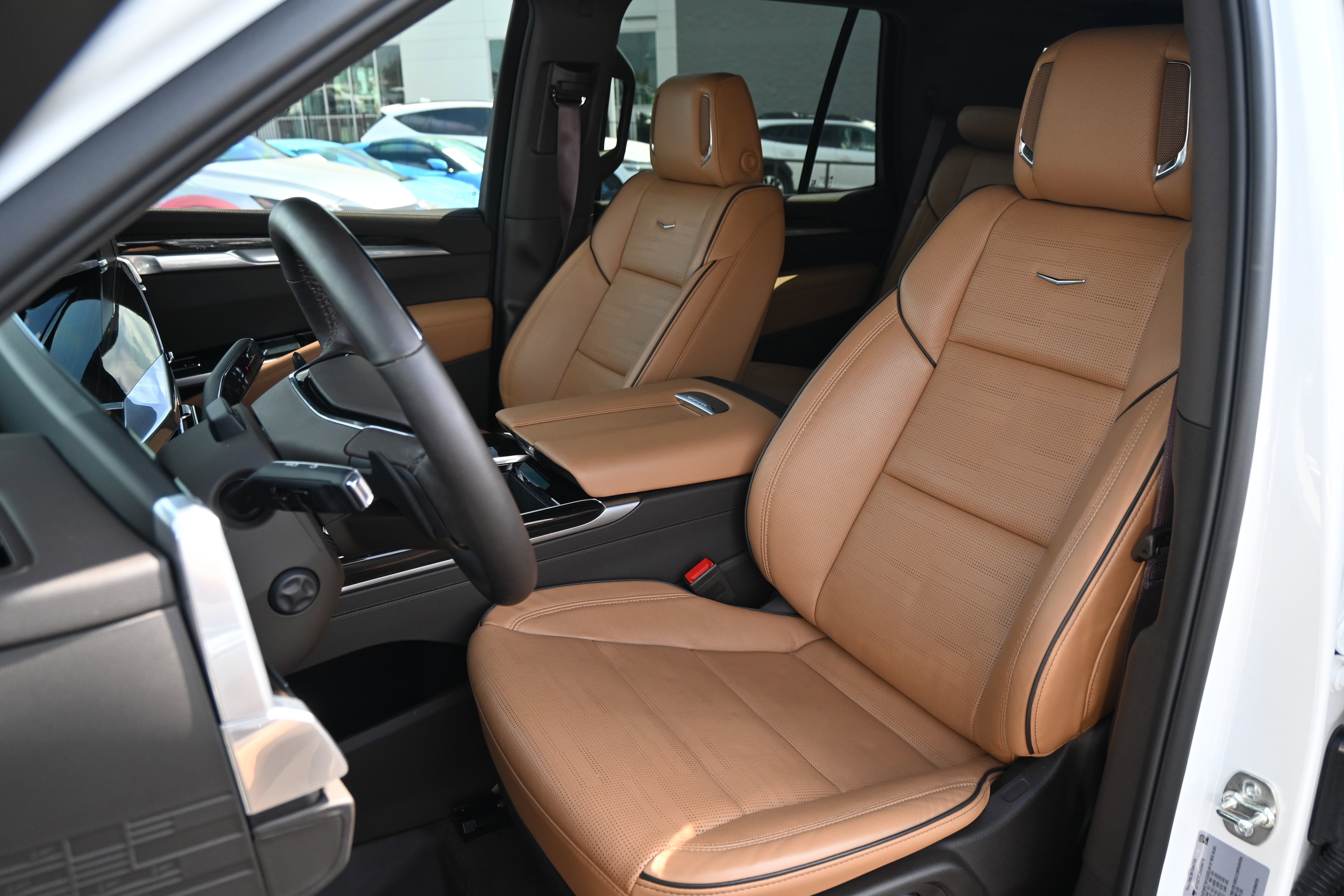 Used 2025 Cadillac Escalade Premium Luxury w/ Touring Package image 7