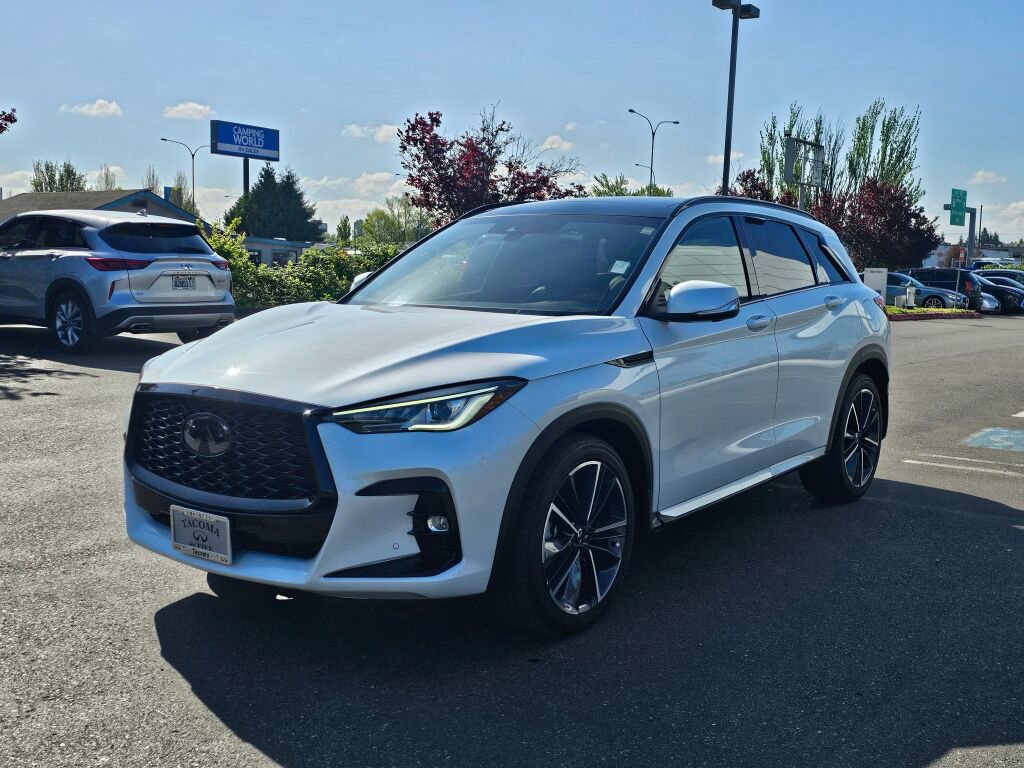 Used 2023 INFINITI QX50 Sport AWD/4WD image 3