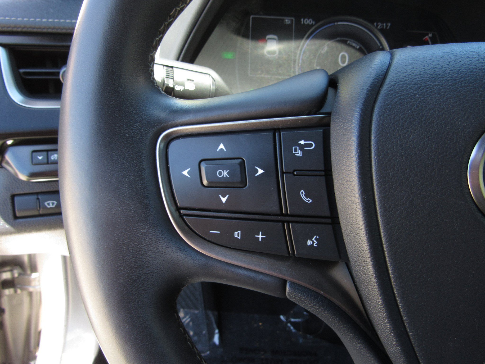 Used 2022 Lexus UX 250h w/ Luxury Package AWD/4WD image 27