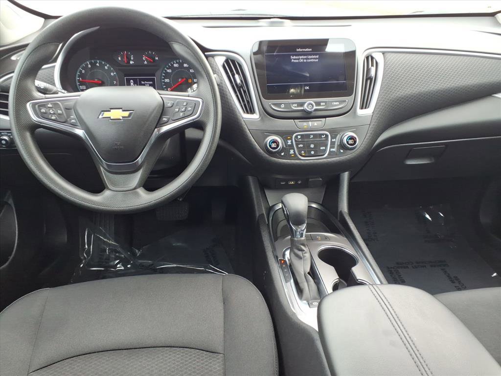 Used 2025 Chevrolet Malibu LT FWD image 9