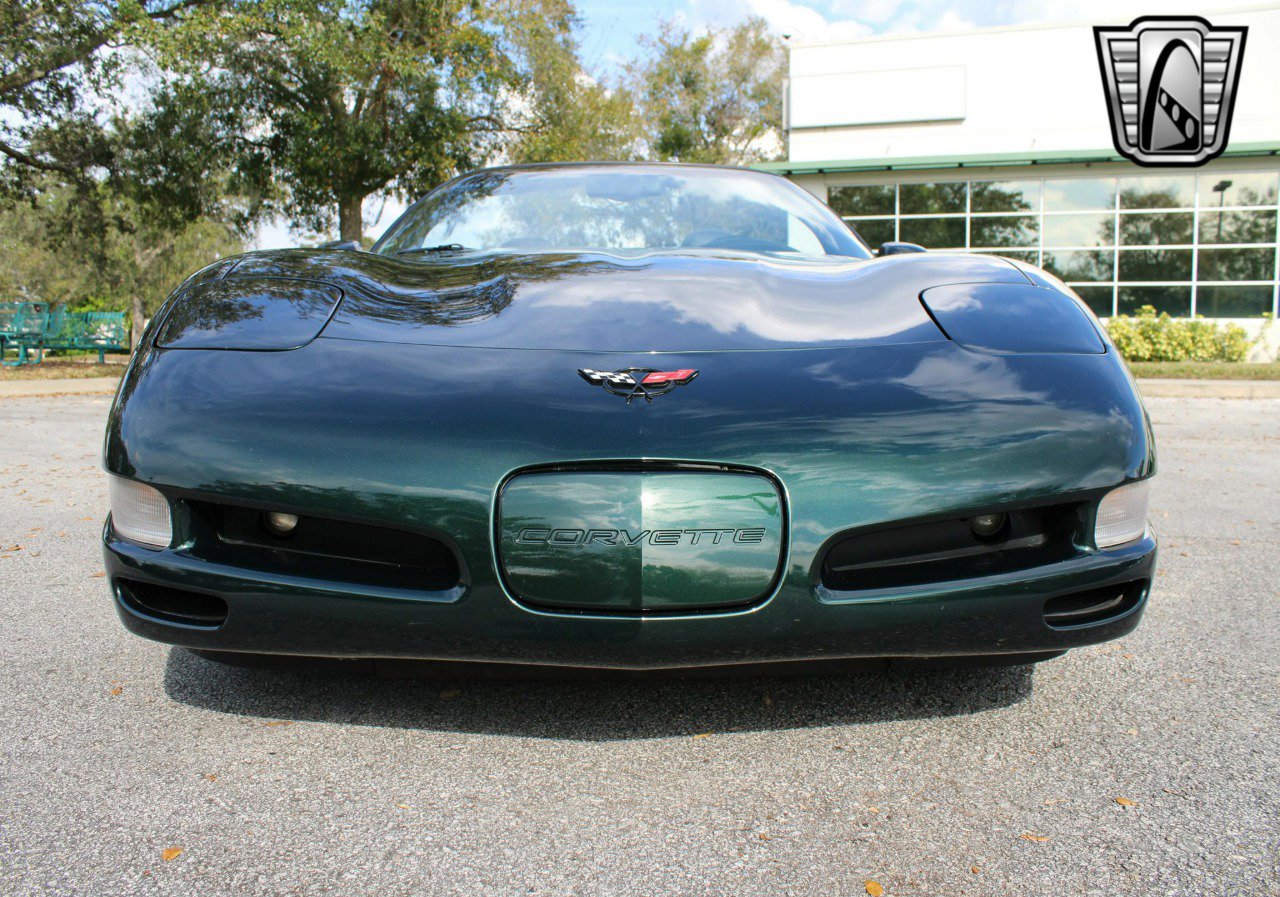 Used 2001 Chevrolet Corvette Convertible w/ Preferred Equipment Group2 image 13