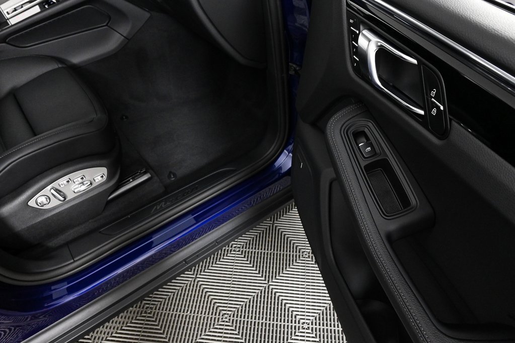 New 2025 Porsche Macan image 26