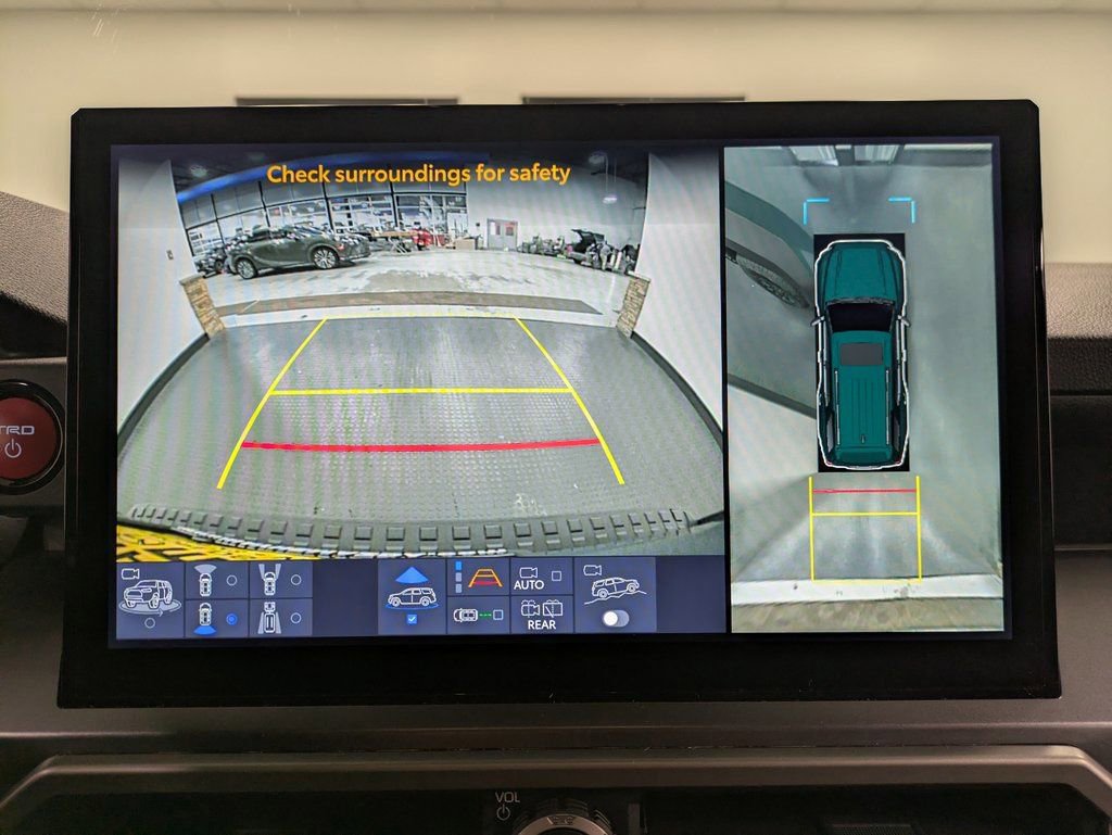 Used 2025 Toyota 4Runner TRD Off-Road Premium image 15