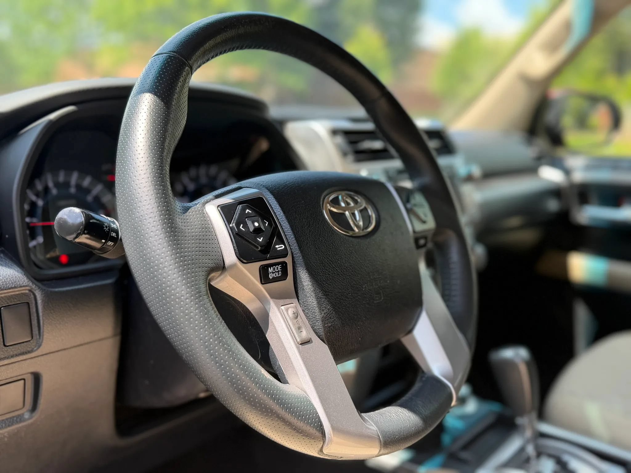 Used 2016 Toyota 4Runner SR5 AWD/4WD image 11
