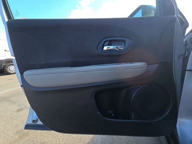 Used 2019 Honda HR-V LX image 8