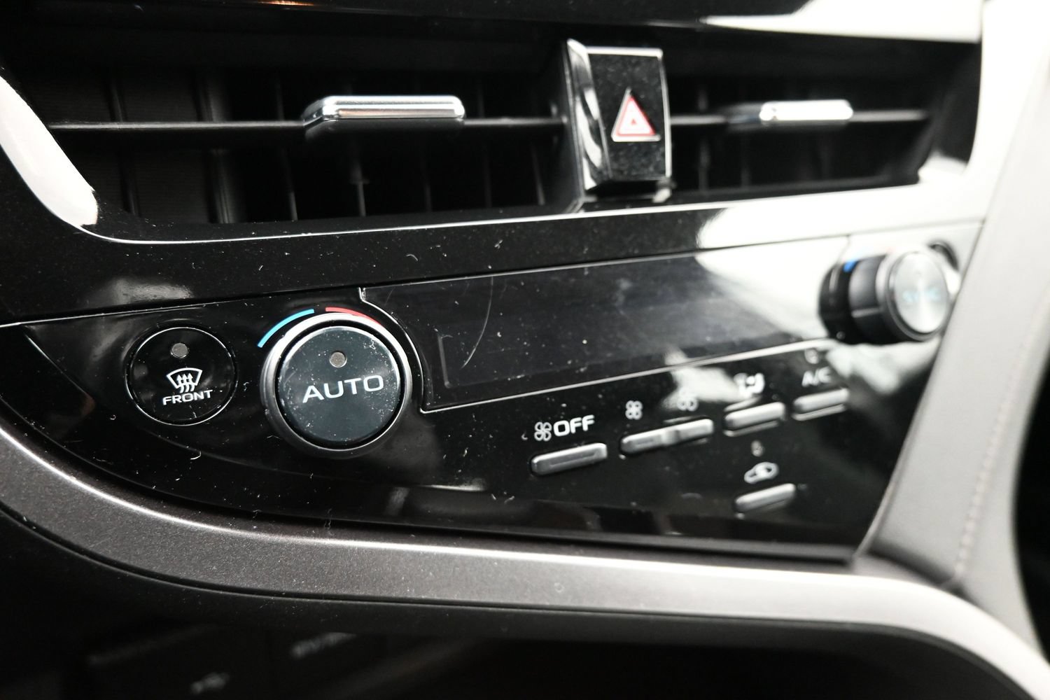 Used 2023 Toyota Camry LE w/ Cold Weather Package FWD image 17