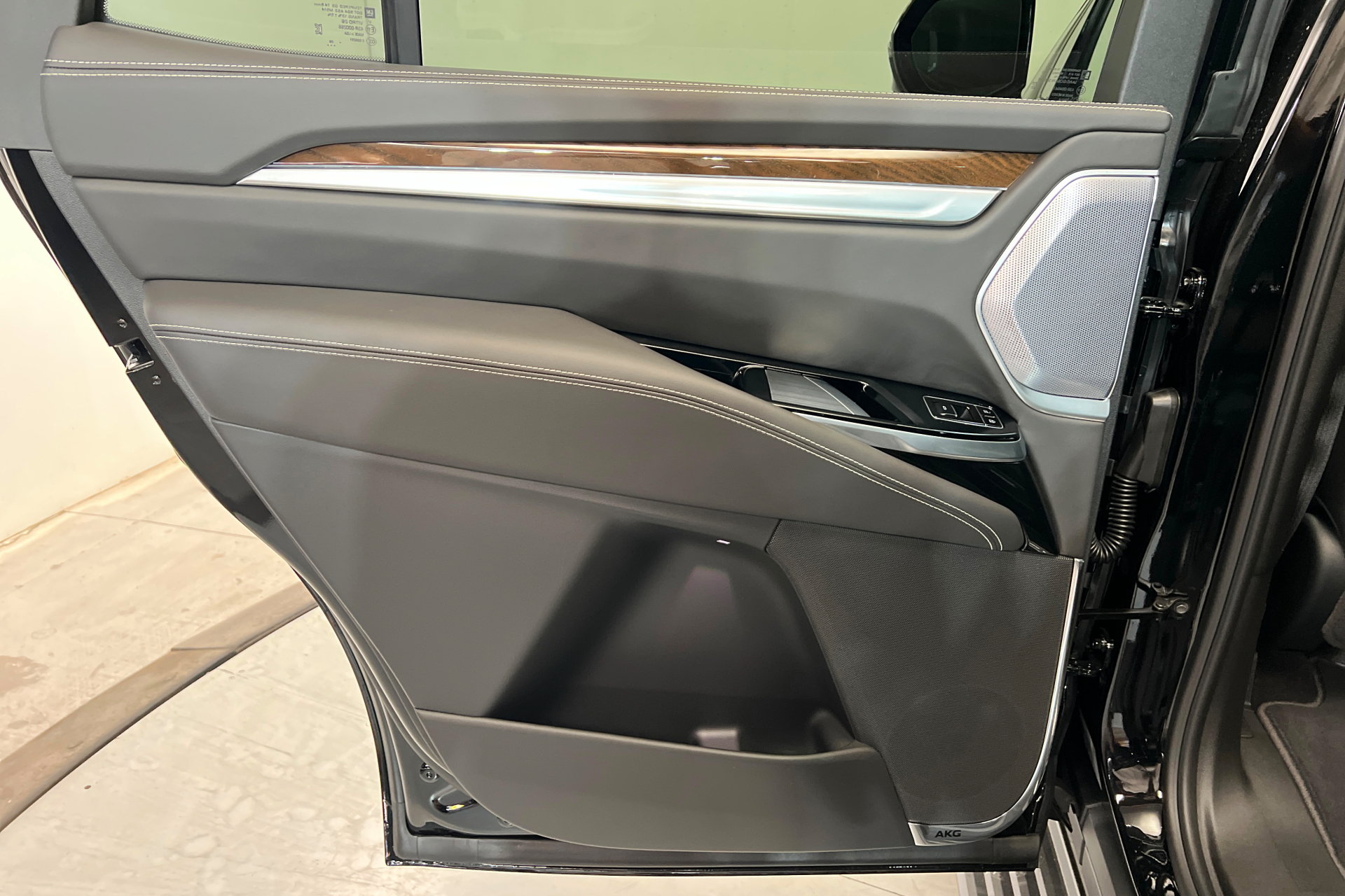 New 2026 Cadillac Escalade Platinum Sport AWD/4WD image 19