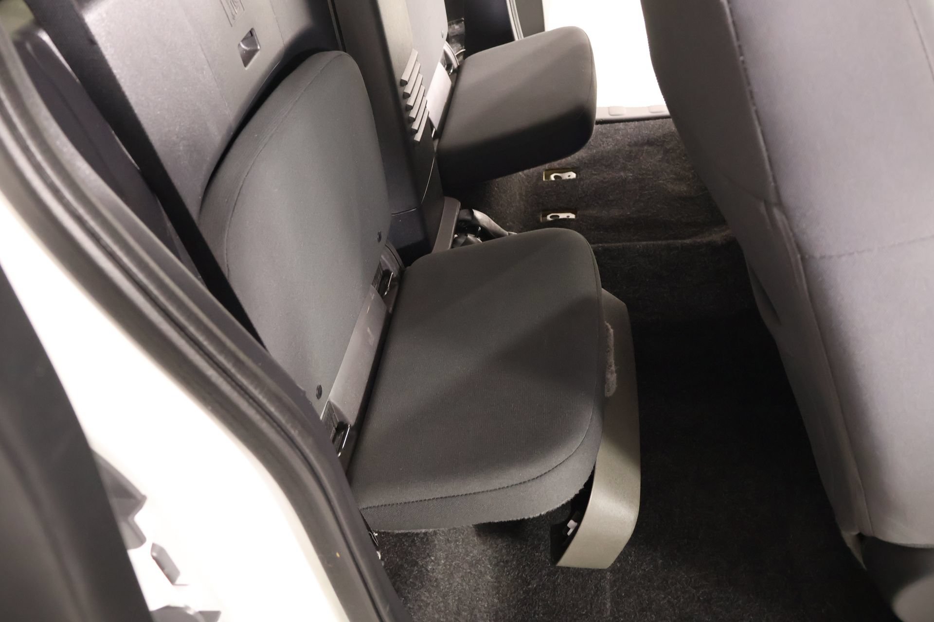 Used 2022 Nissan Frontier S RWD image 13