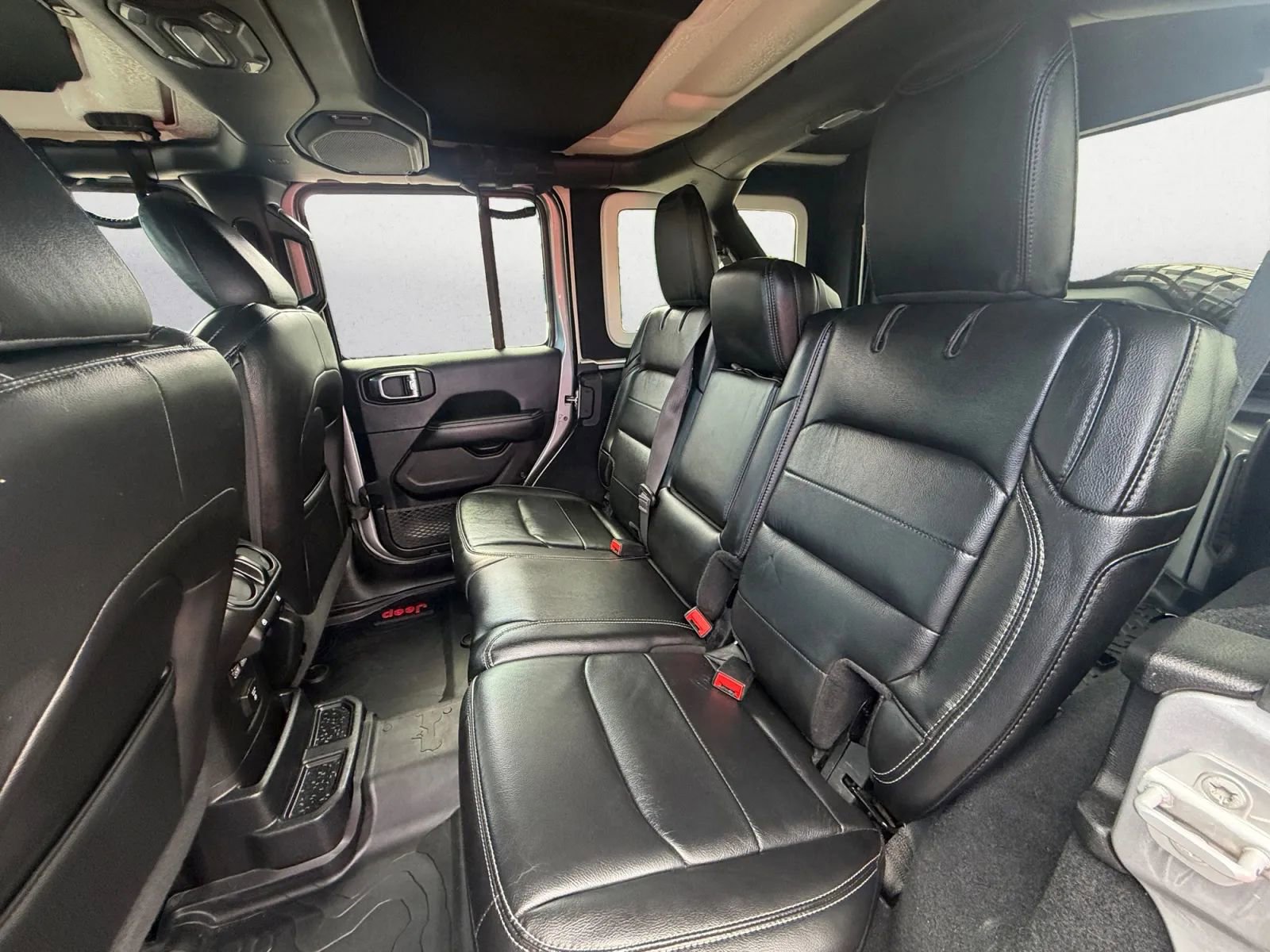 Used 2019 Jeep Wrangler Unlimited Sahara AWD/4WD image 26