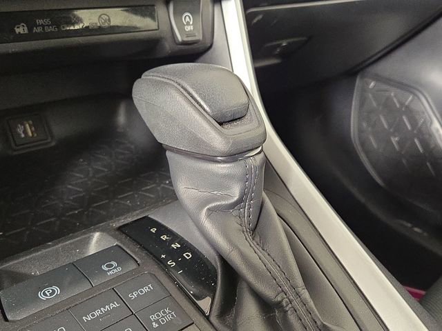 Used 2025 Toyota RAV4 XLE image 20