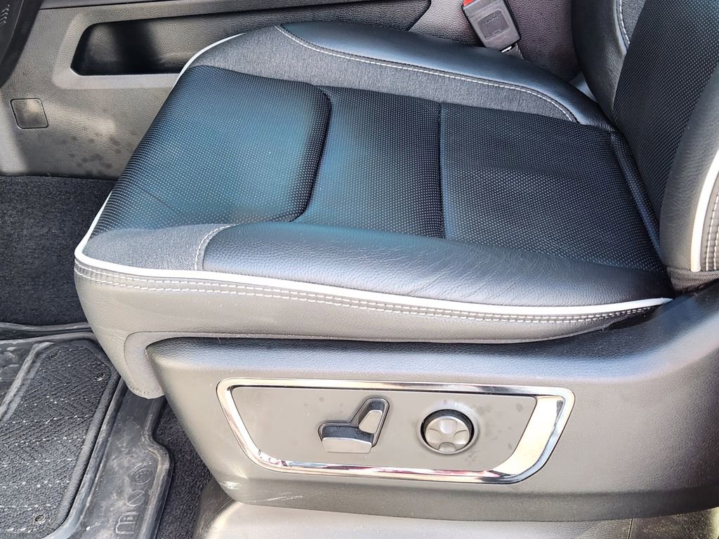 Used 2025 RAM 1500 Limited AWD/4WD image 8