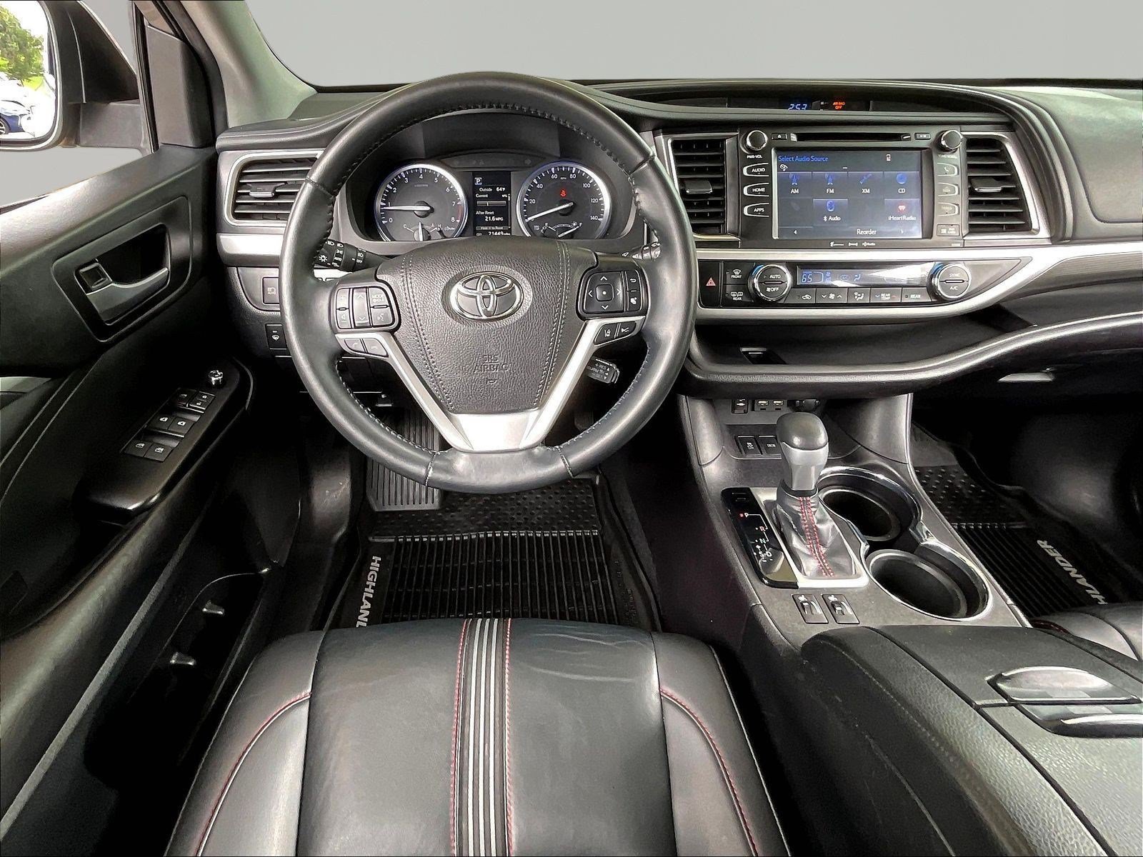 Used 2019 Toyota Highlander SE AWD/4WD image 8