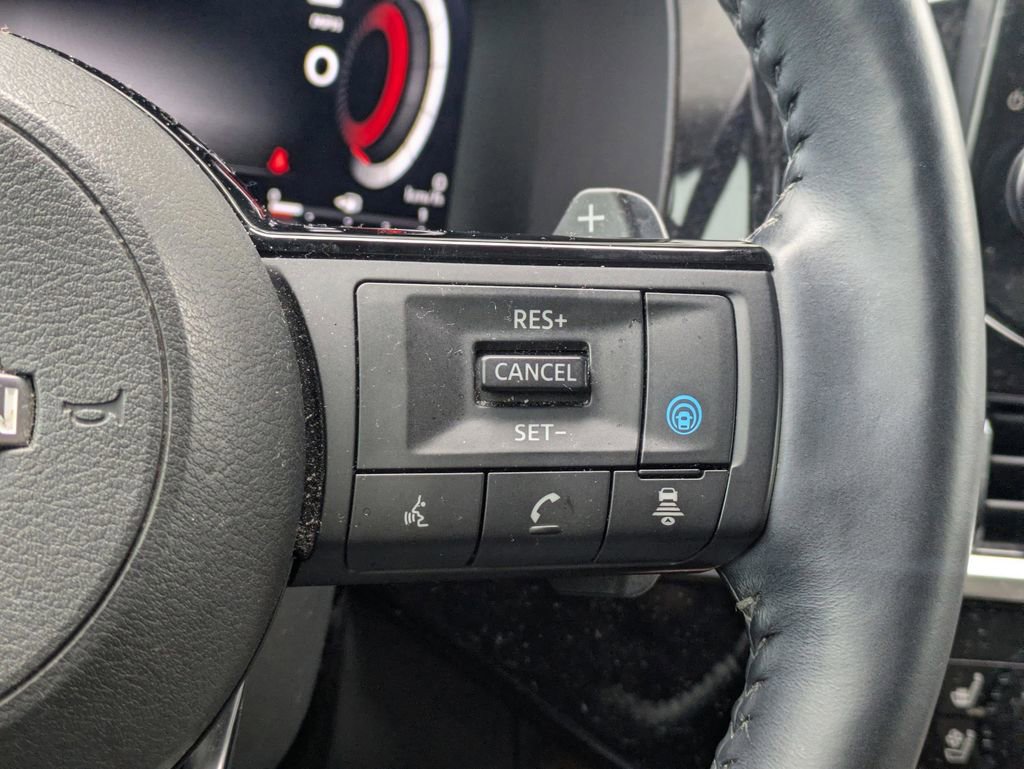 Used 2023 Nissan Pathfinder Platinum w/ Cargo Package image 19