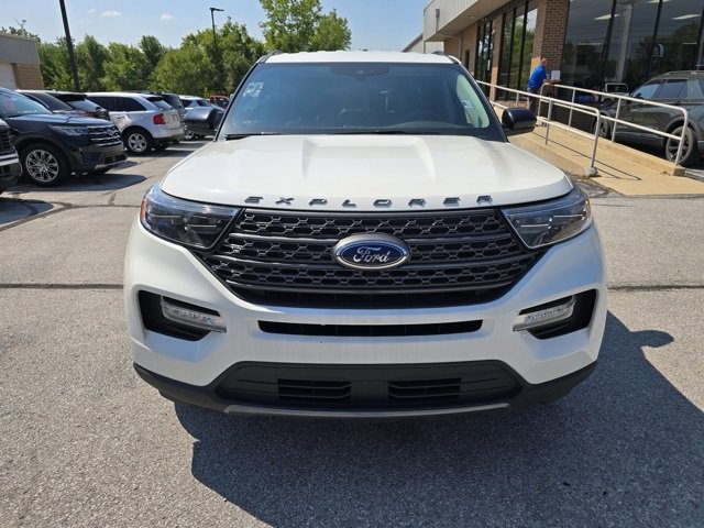 Used 2022 Ford Explorer XLT w/ Equipment Group 202A image 8