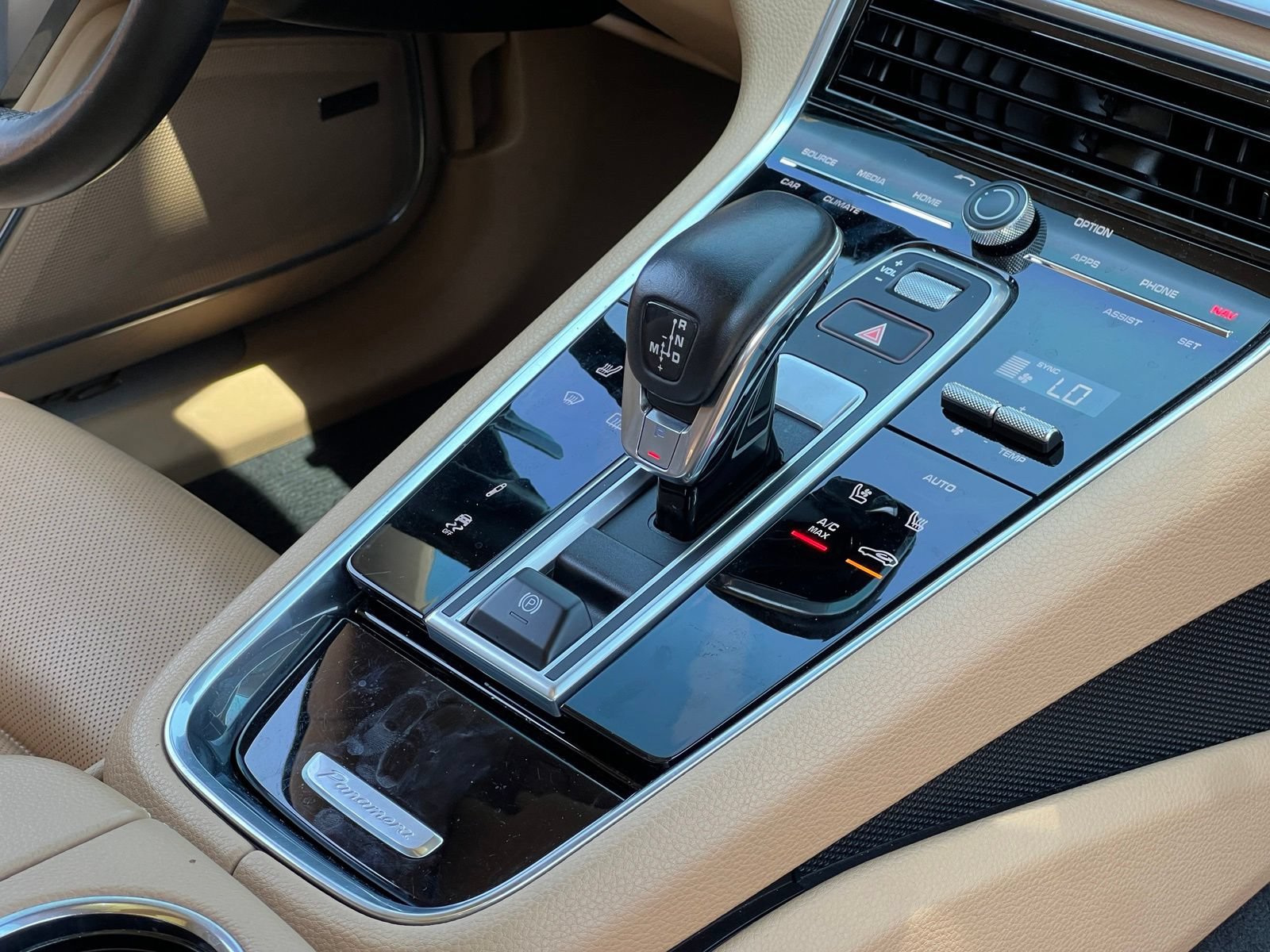 Certified 2018 Porsche Panamera 4S AWD/4WD image 38