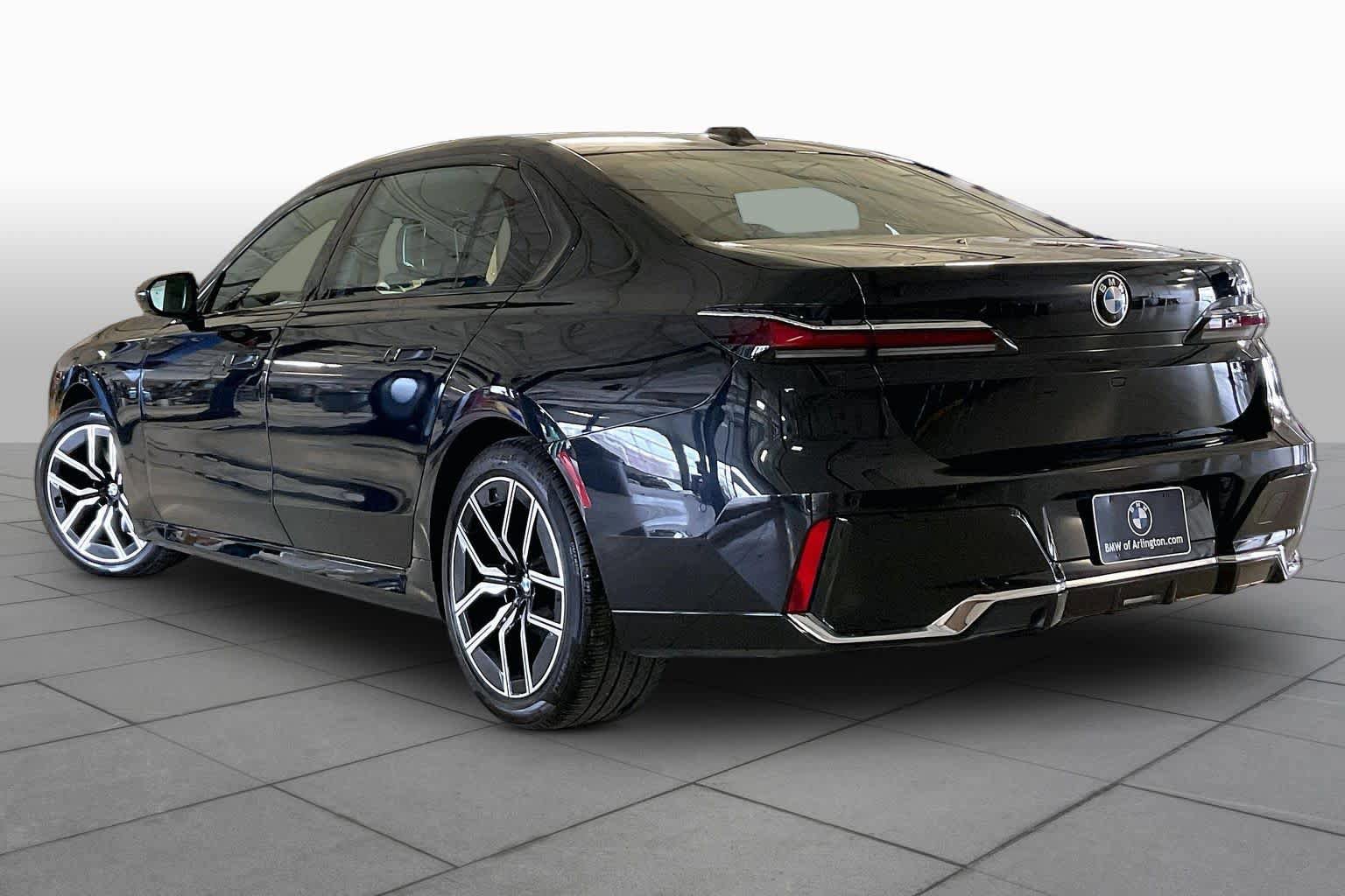 Certified 2025 BMW 740i RWD image 10
