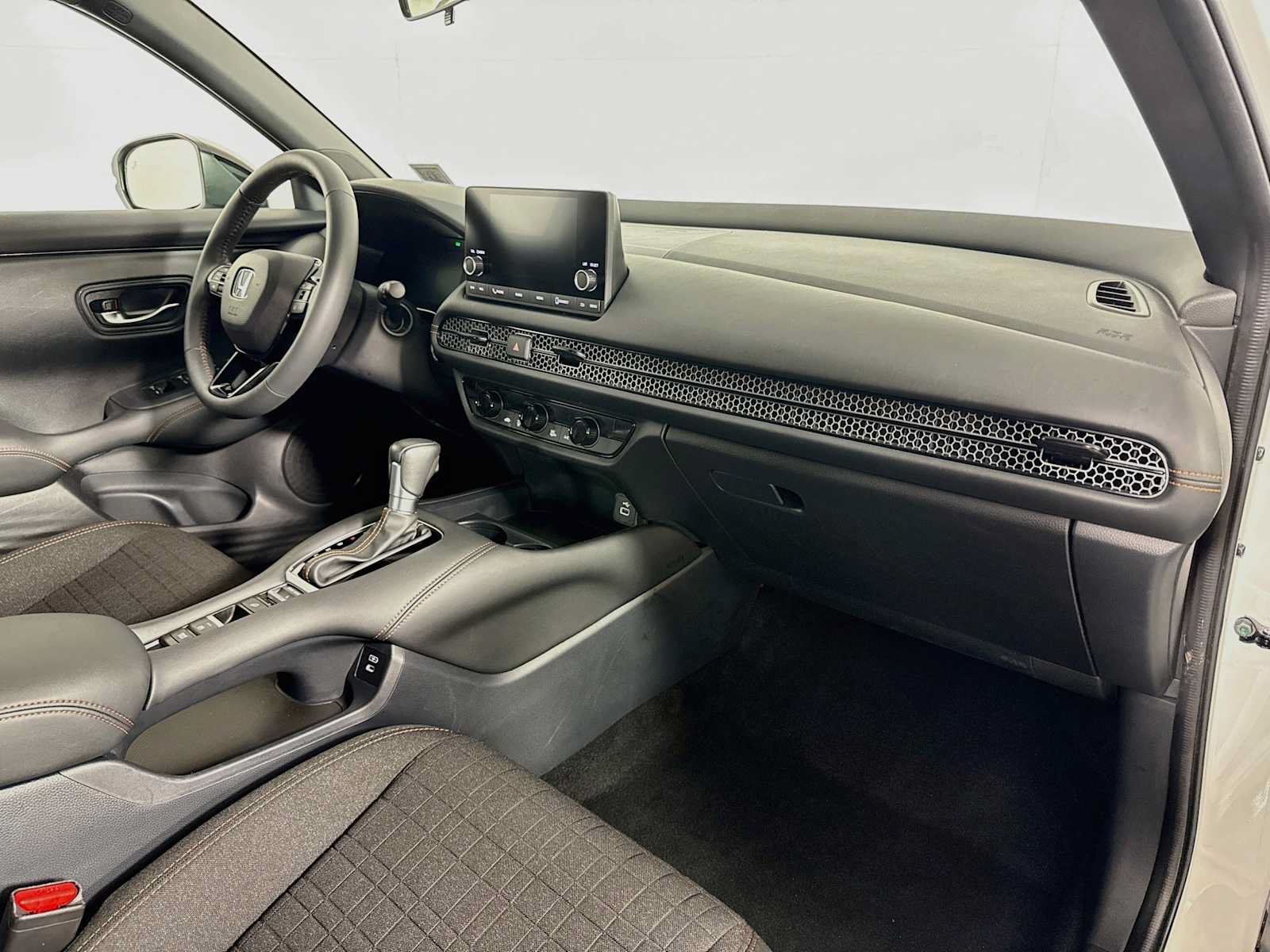 Used 2025 Honda HR-V Sport image 26