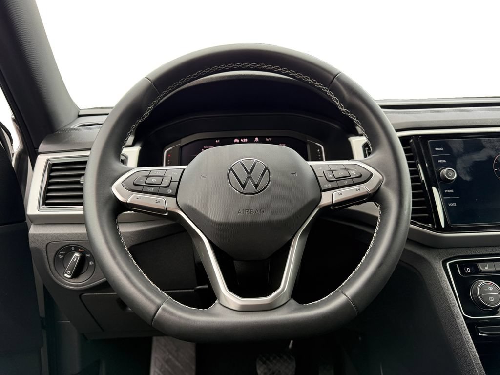 Used 2022 Volkswagen Atlas Cross Sport SE AWD/4WD image 12