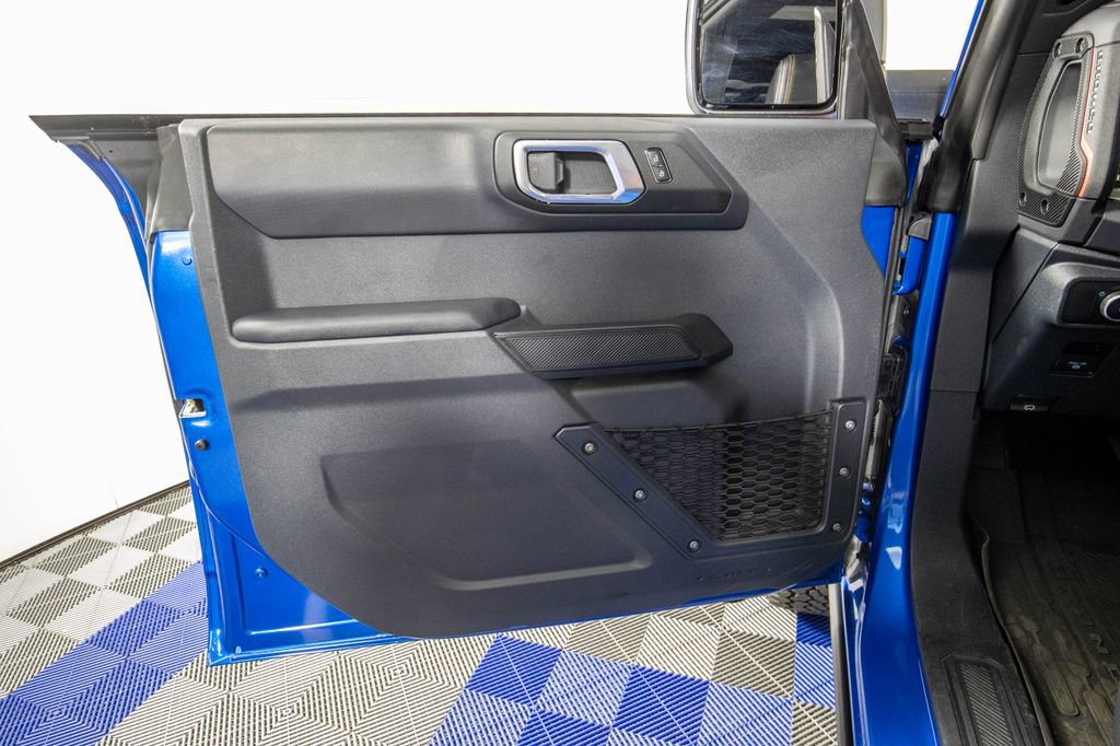 Used 2025 Ford Bronco Big Bend w/ Black Diamond Package image 13