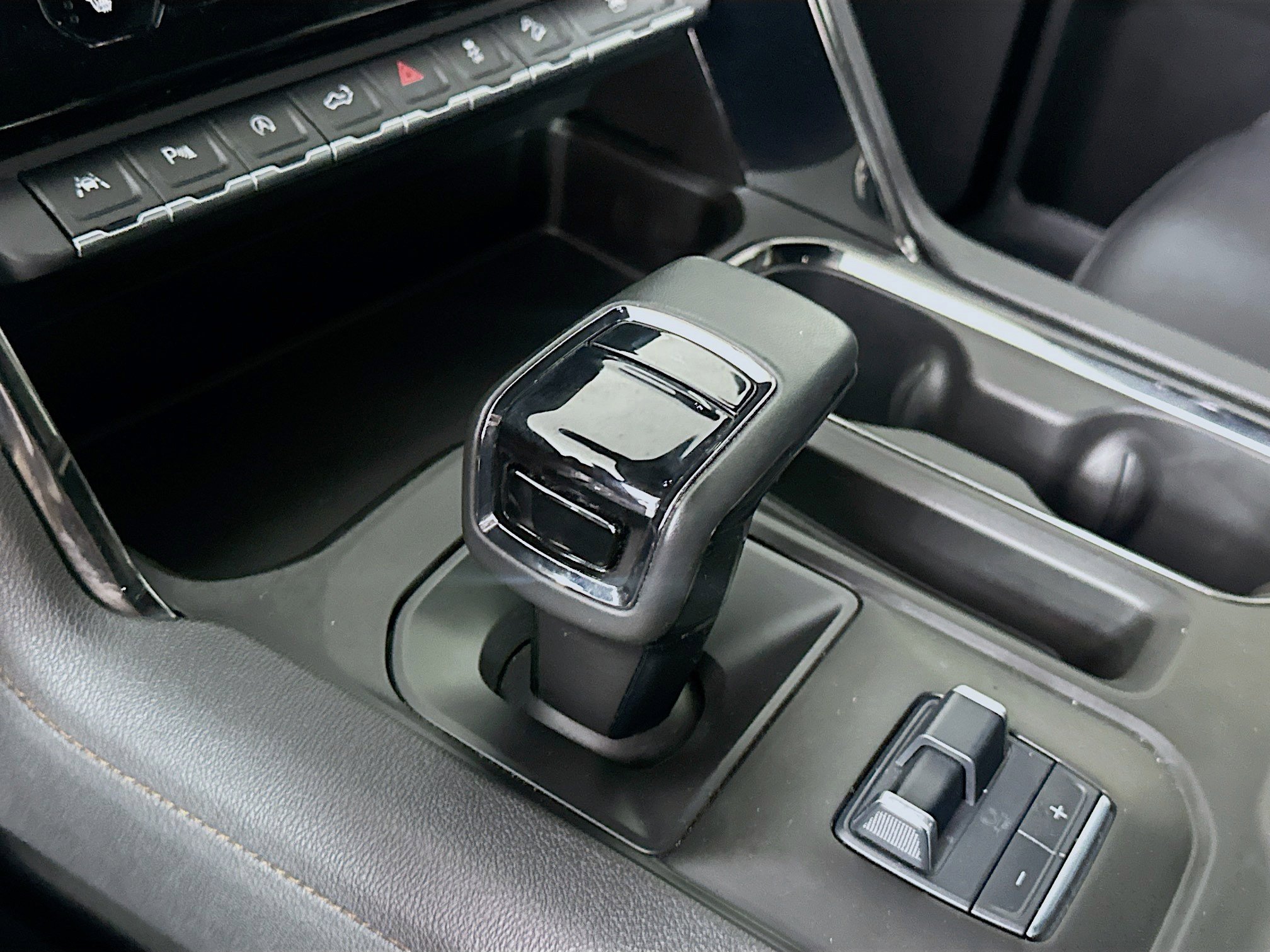 Used 2023 GMC Sierra 1500 AT4 w/ AT4 Premium Package image 25