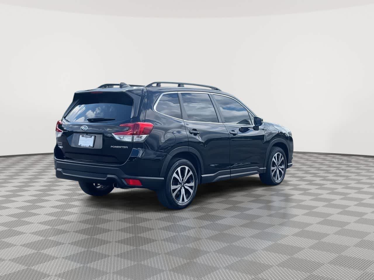 Used 2022 Subaru Forester Limited AWD/4WD image 8