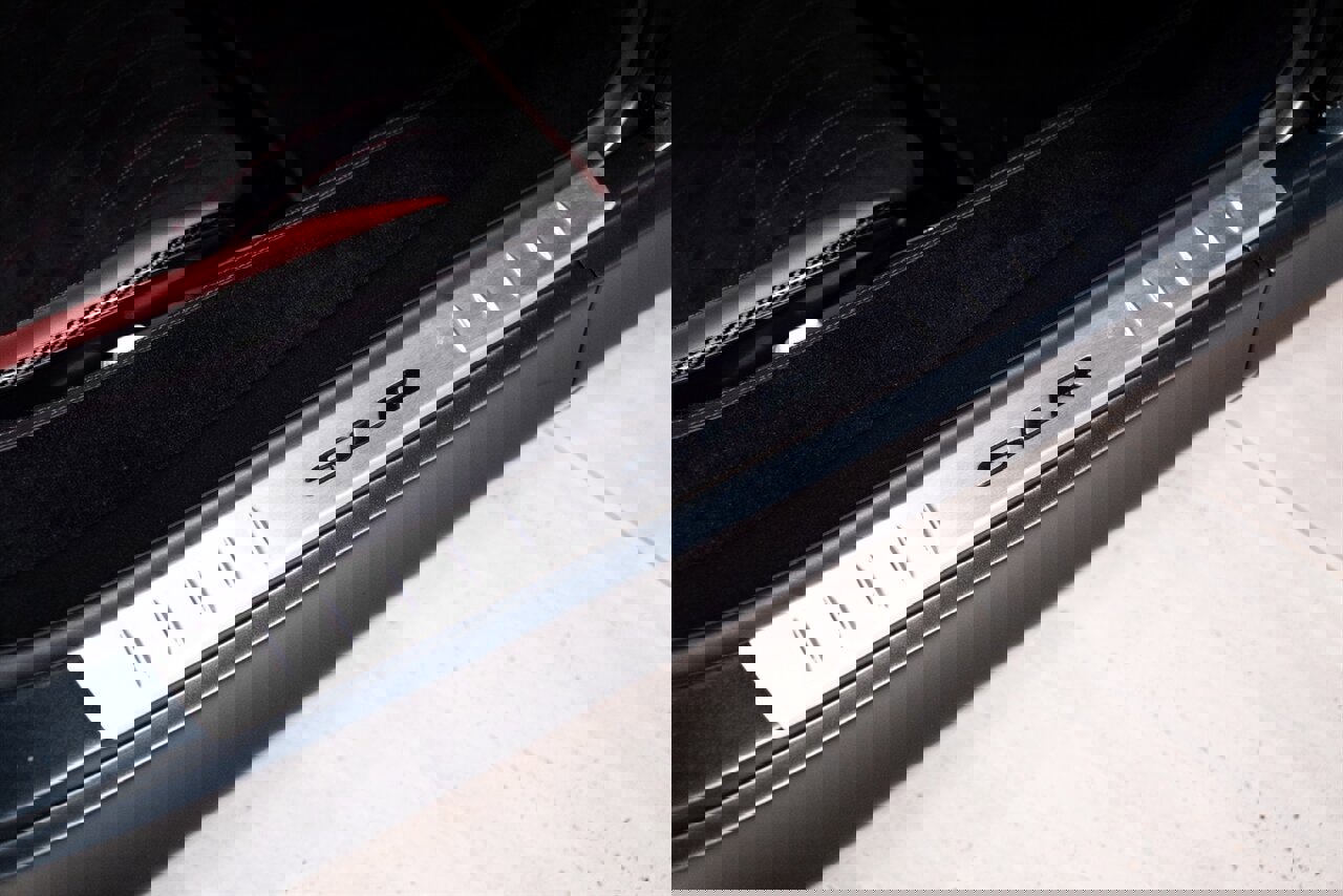 Used 2005 Mercedes-Benz SLR image 16