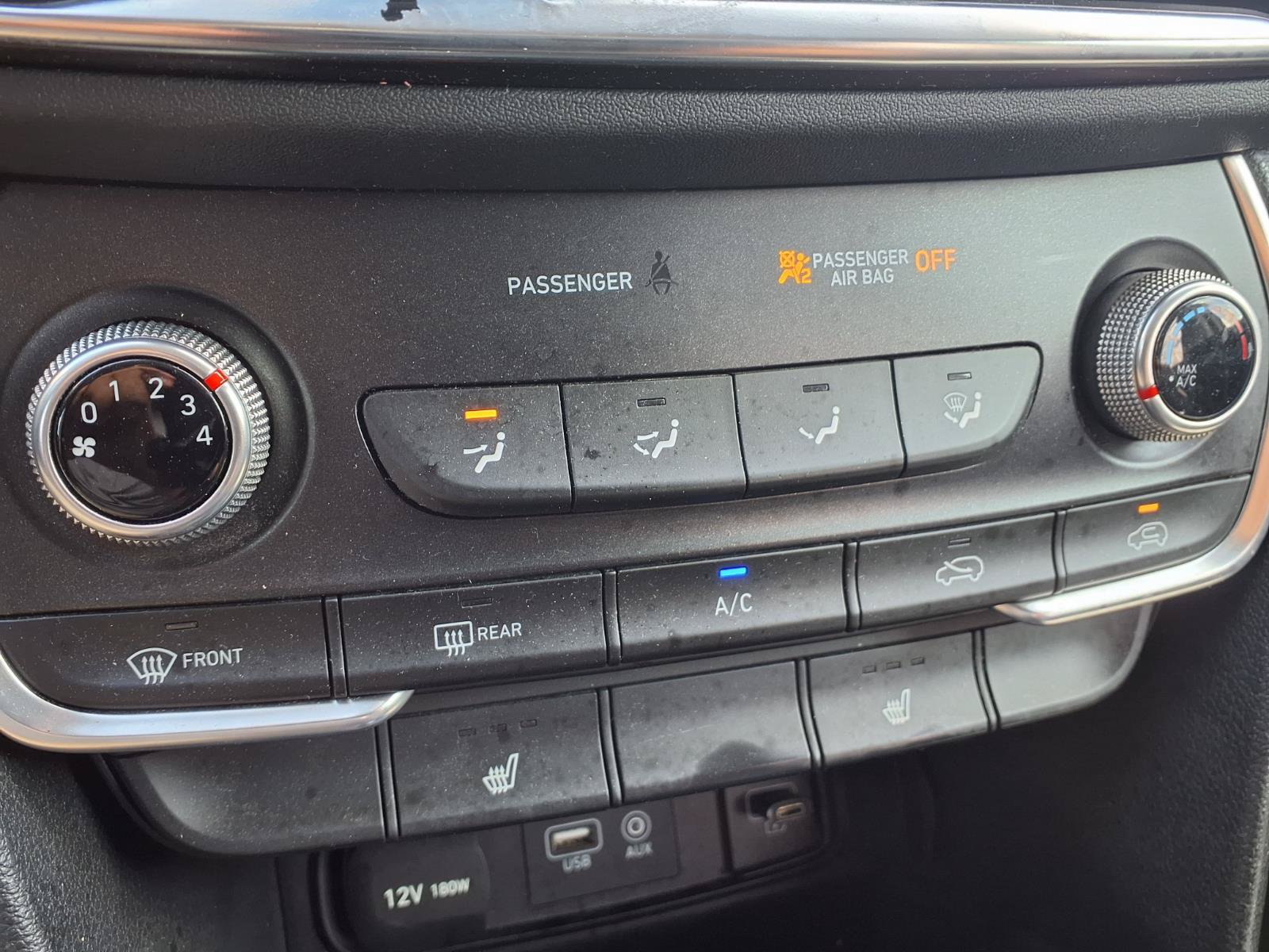 Used 2019 Hyundai Santa Fe SEL FWD image 7